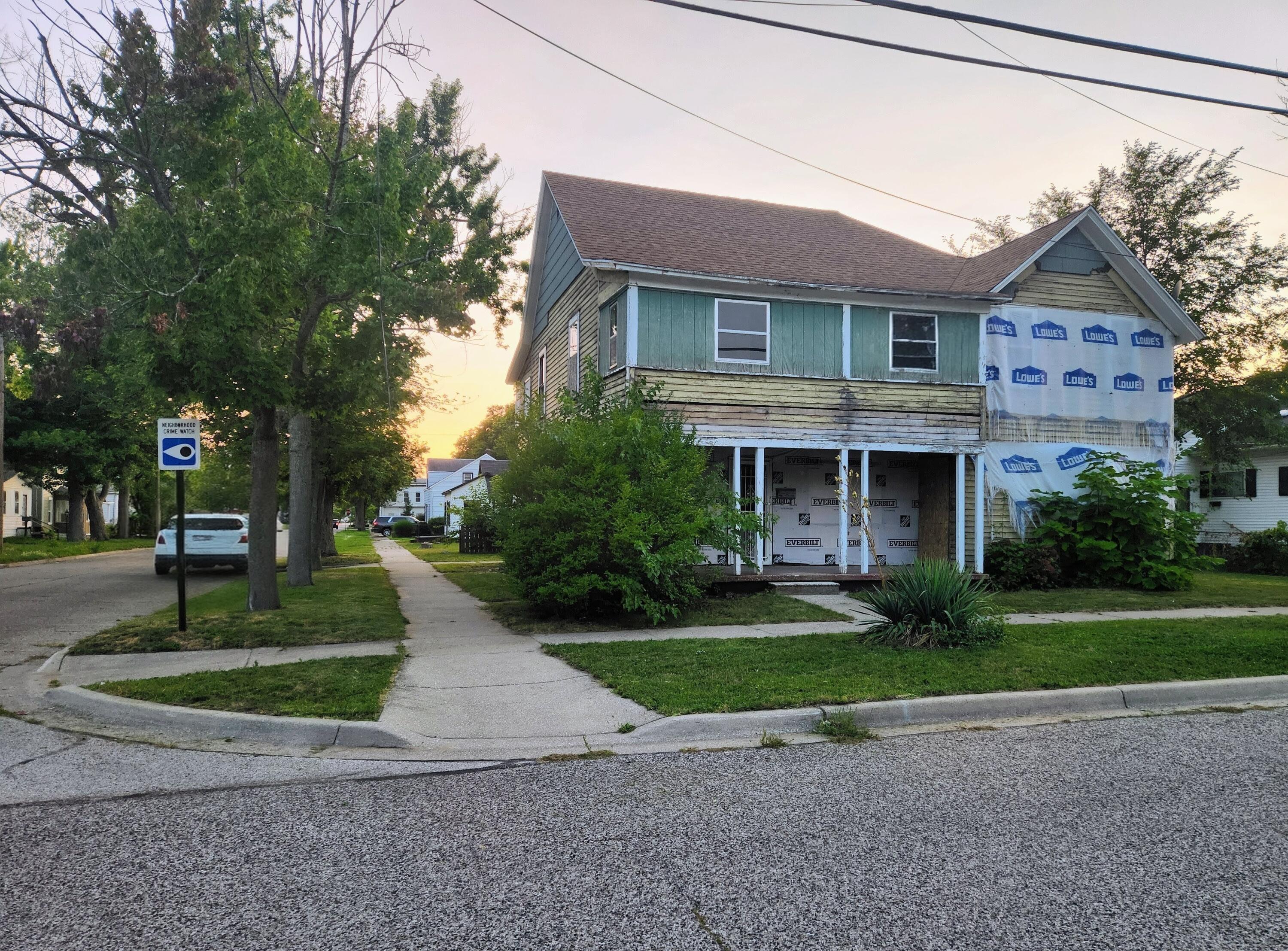 1171 Spring Street Muskegon, MI 49442 - Photo 2 of 15 20250908_195945~2