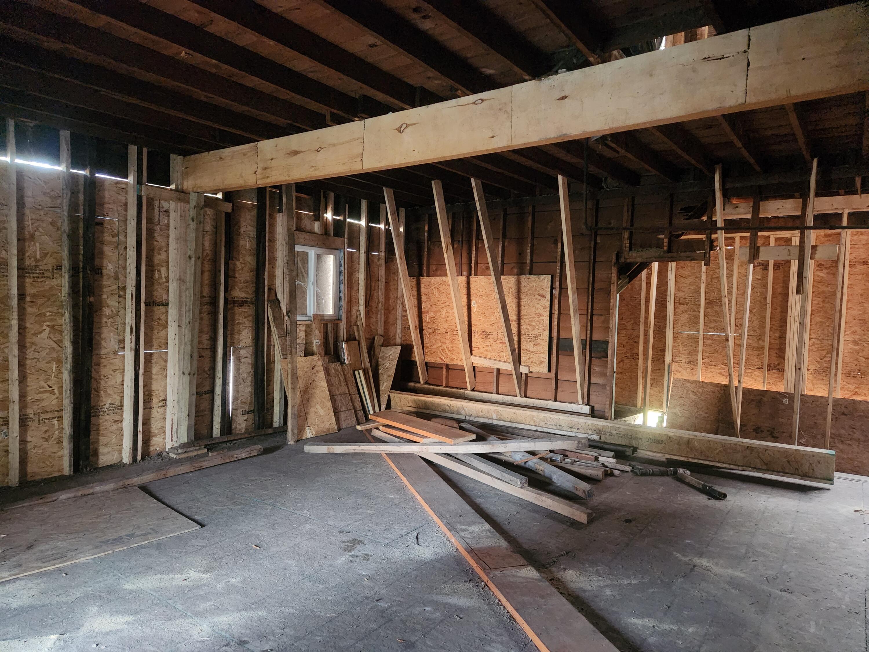 1171 Spring Street Muskegon, MI 49442 - Photo 6 of 15 20250908_192432