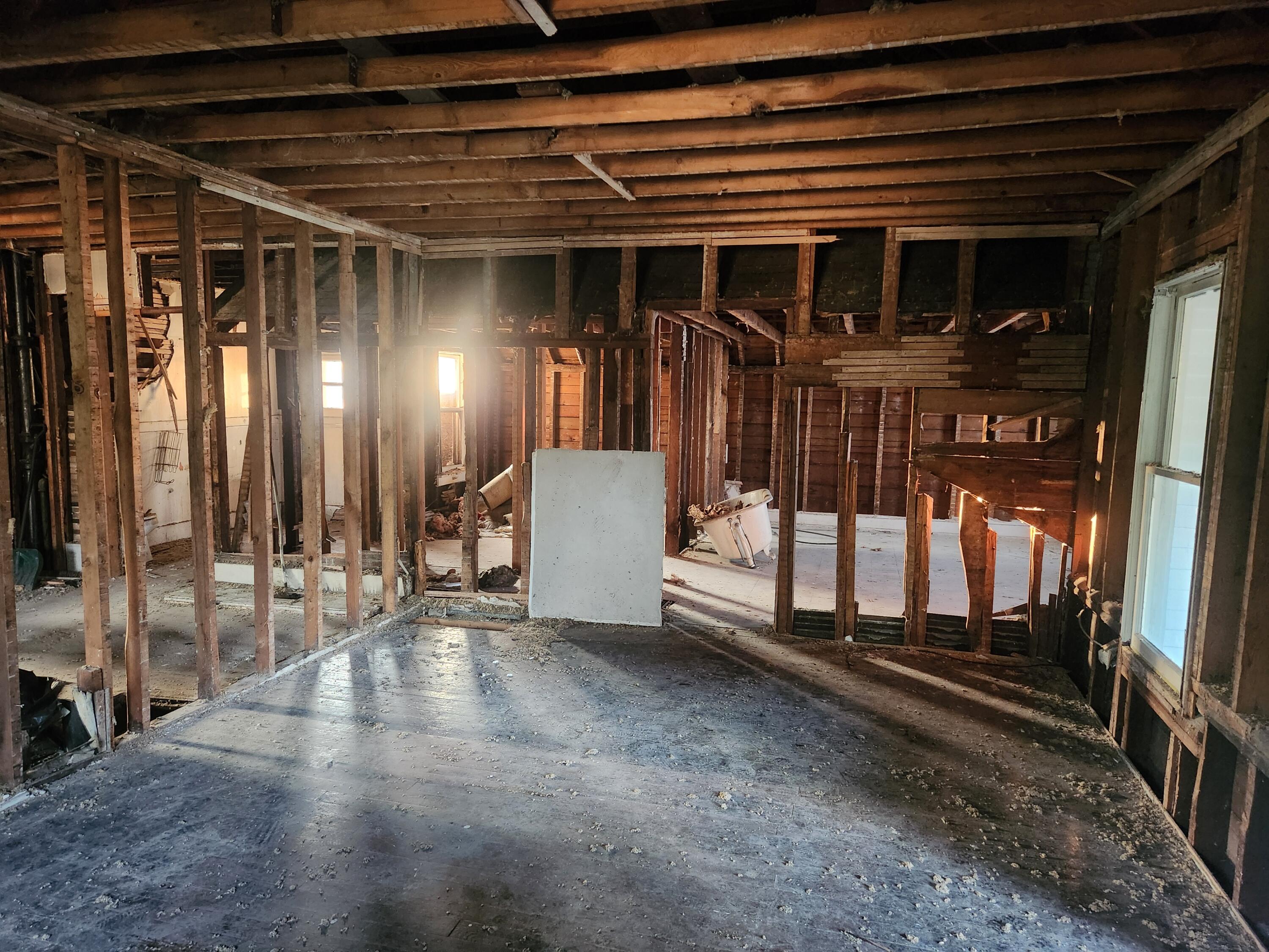 1171 Spring Street Muskegon, MI 49442 - Photo 10 of 15 20250908_192702