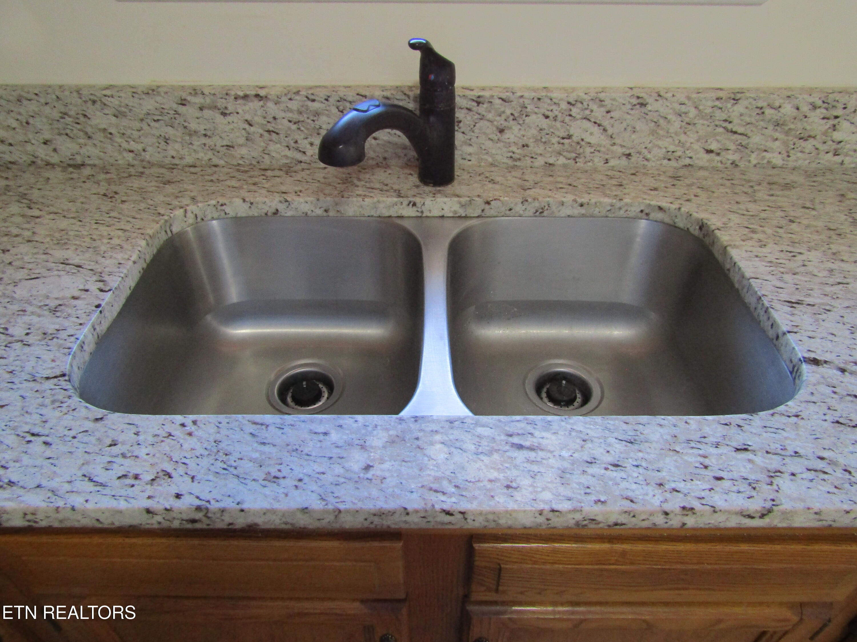 129 Farris Circle La Follette, TN 37766 - Photo 13 of 25 IMG_2809