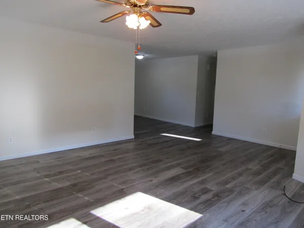 $263,500 | 129 Farris Circle, La Follette, TN 37766