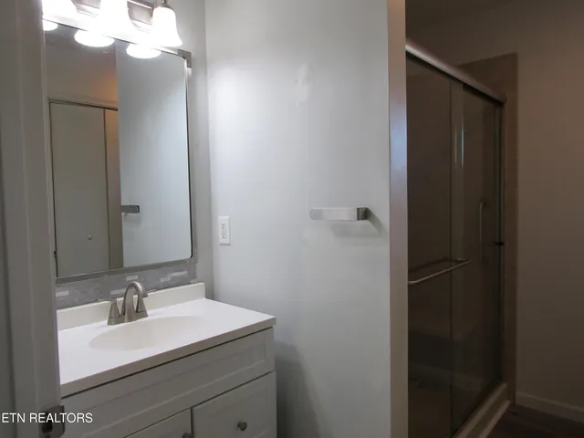 $270,000 | 129 Farris Circle, La Follette, TN 37766