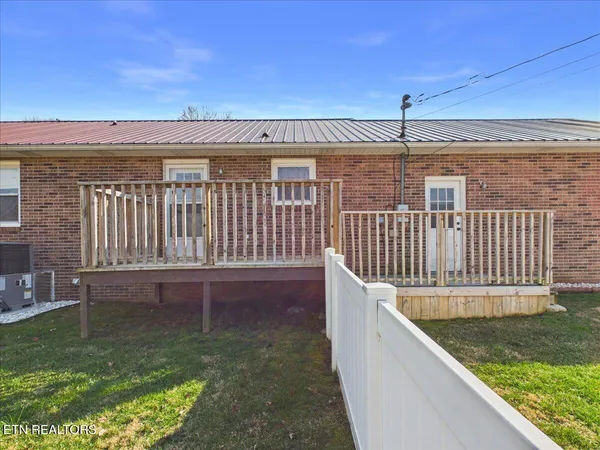 $263,500 | 129 Farris Circle, La Follette, TN 37766