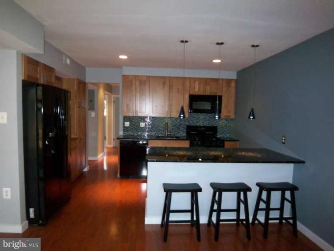 1663 Parkcrest Circle, Unit 5B/100 Reston, VA 20190 - Photo 14 of 26 Kitchen