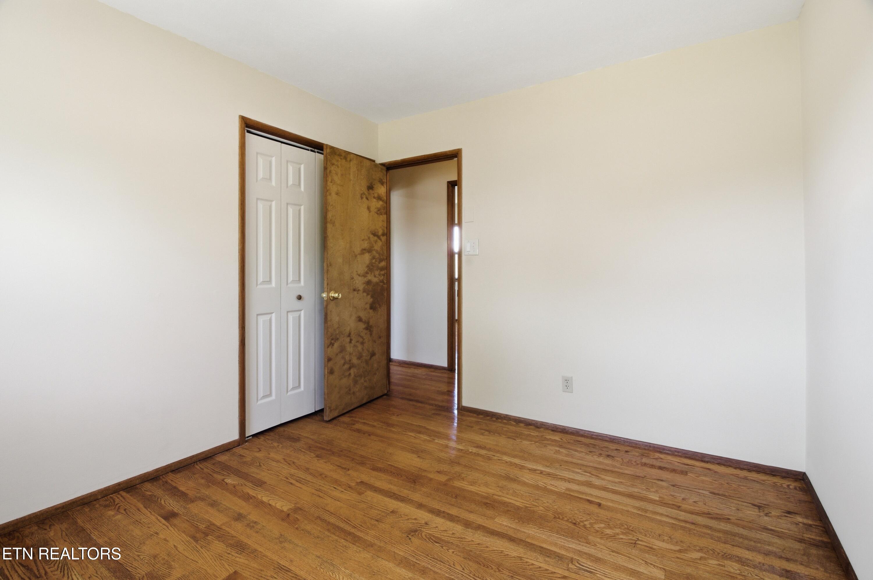 3216 Lineback Road Northwest Knoxville, TN 37921 - Photo 15 of 43 Master Bedroom