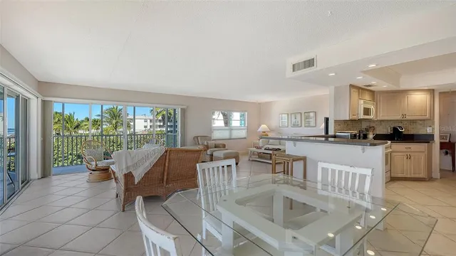 $1,200,000 | 800 Benjamin Franklin Drive, Unit 308, Sarasota, FL 34236