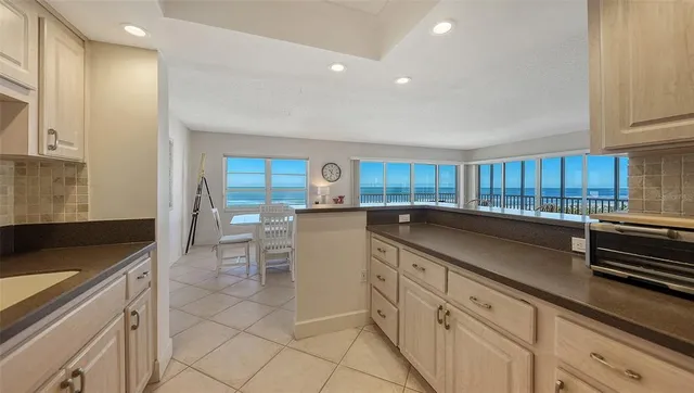$1,200,000 | 800 Benjamin Franklin Drive, Unit 308, Sarasota, FL 34236