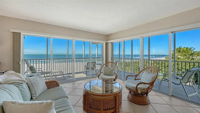 $1,200,000 | 800 Benjamin Franklin Drive, Unit 308, Sarasota, FL 34236