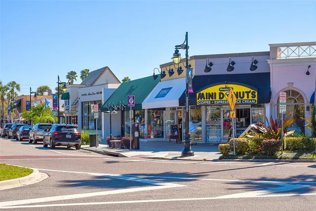 $1,200,000 | 800 Benjamin Franklin Drive, Unit 308, Sarasota, FL 34236