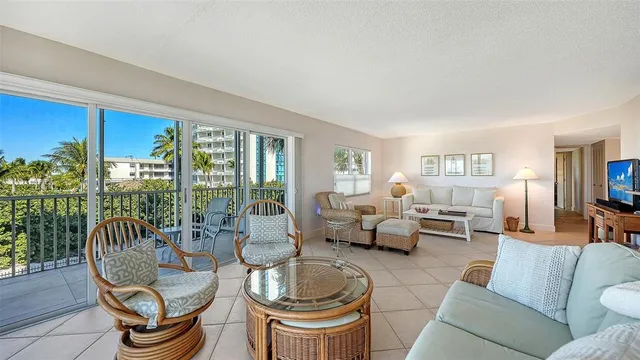 $1,200,000 | 800 Benjamin Franklin Drive, Unit 308, Sarasota, FL 34236