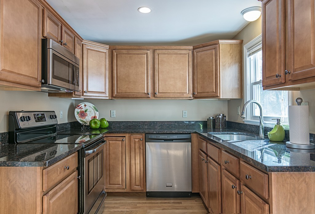 42 Lindor Road North Reading, MA 01864 - Photo 11 of 27 Gallery Image 11