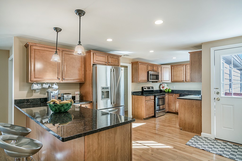 42 Lindor Road North Reading, MA 01864 - Photo 10 of 27 Gallery Image 10