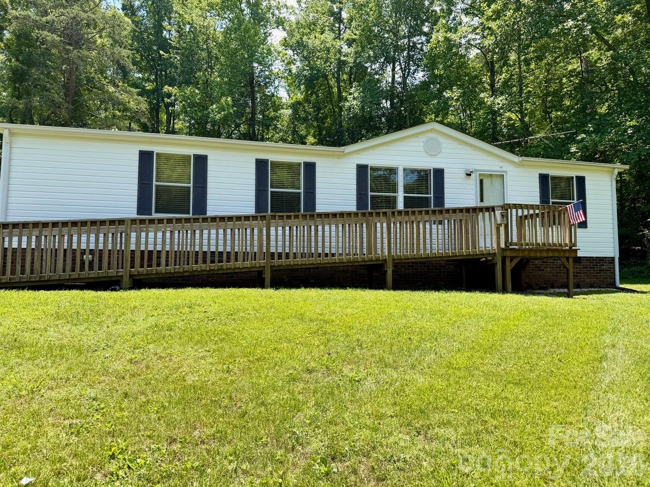 5493 Harris Farm Road Hickory, NC 28602 - Photo 3 of 38