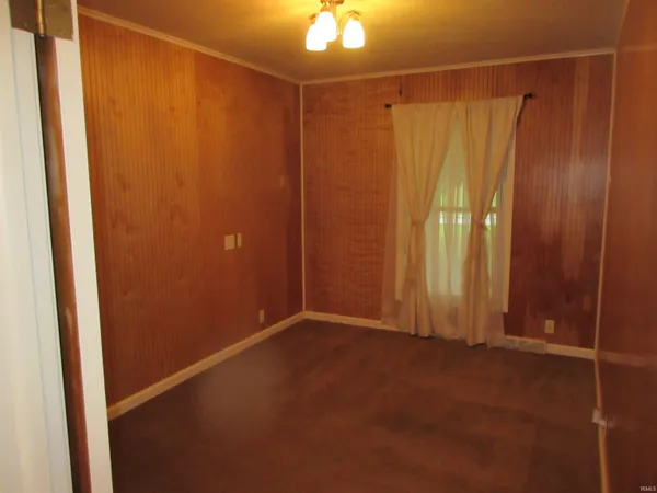 $565,000 | 804 Southeast 11th Street, Washington, IN 47501