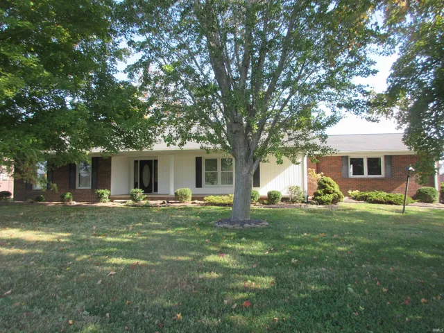 $595,000 | 804 Southeast 11th Street, Washington, IN 47501