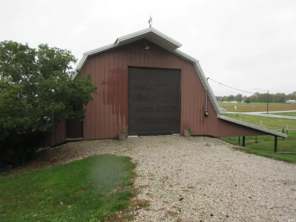 $565,000 | 804 Southeast 11th Street, Washington, IN 47501