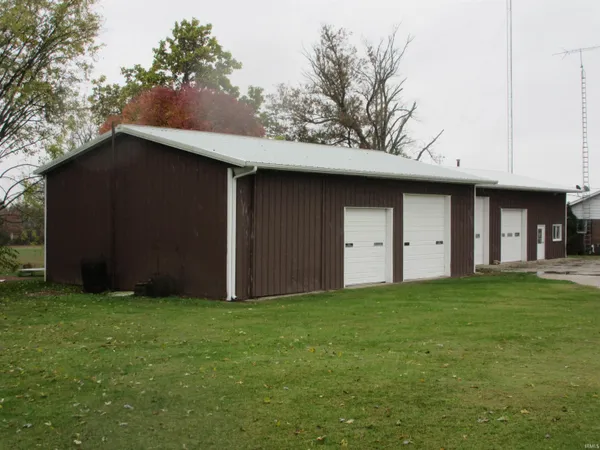 $565,000 | 804 Southeast 11th Street, Washington, IN 47501