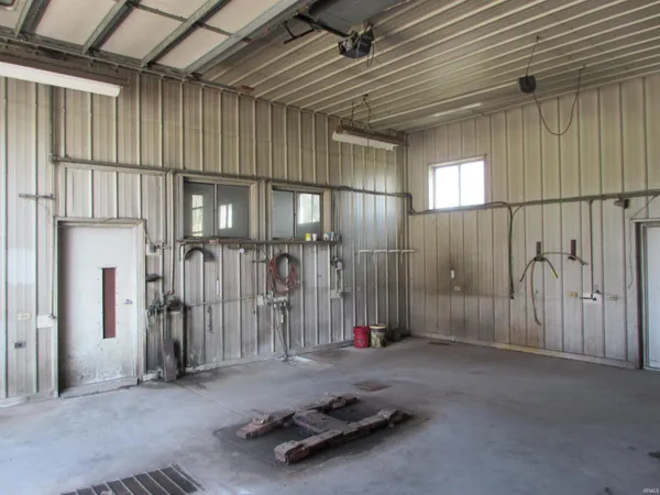 $565,000 | 804 Southeast 11th Street, Washington, IN 47501