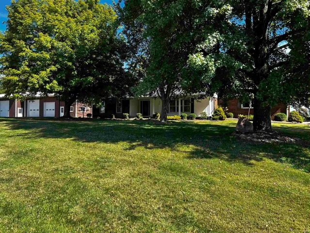 $595,000 | 804 Southeast 11th Street, Washington, IN 47501