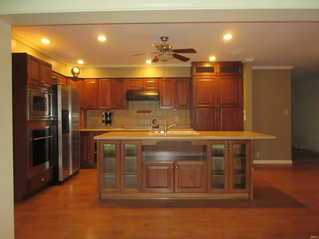 $595,000 | 804 Southeast 11th Street, Washington, IN 47501