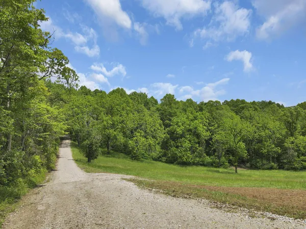 $600,000 | 18000 Thompson Road, Laurelville, OH 43135