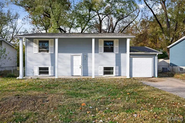 $235,000 | 7 Marveline Drive, St. Charles, MO 63304