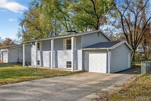 $235,000 | 7 Marveline Drive, St. Charles, MO 63304