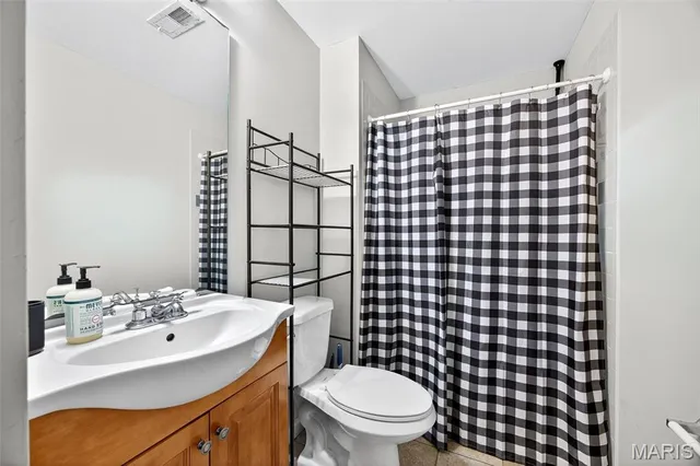 $235,000 | 7 Marveline Drive, St. Charles, MO 63304