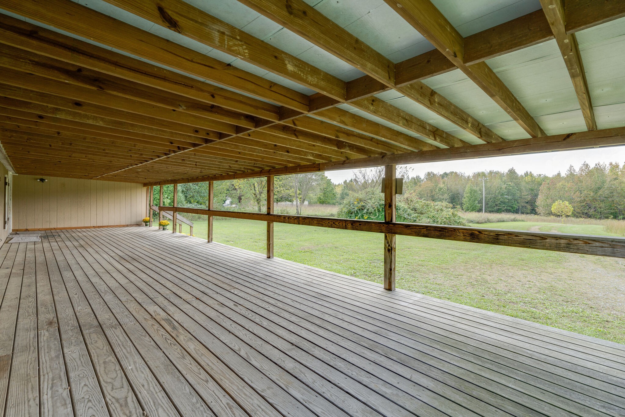 2031 Sugar Camp Road Springfield, TN 37172 - Photo 23 of 42 a view of a deck yard from a balcony