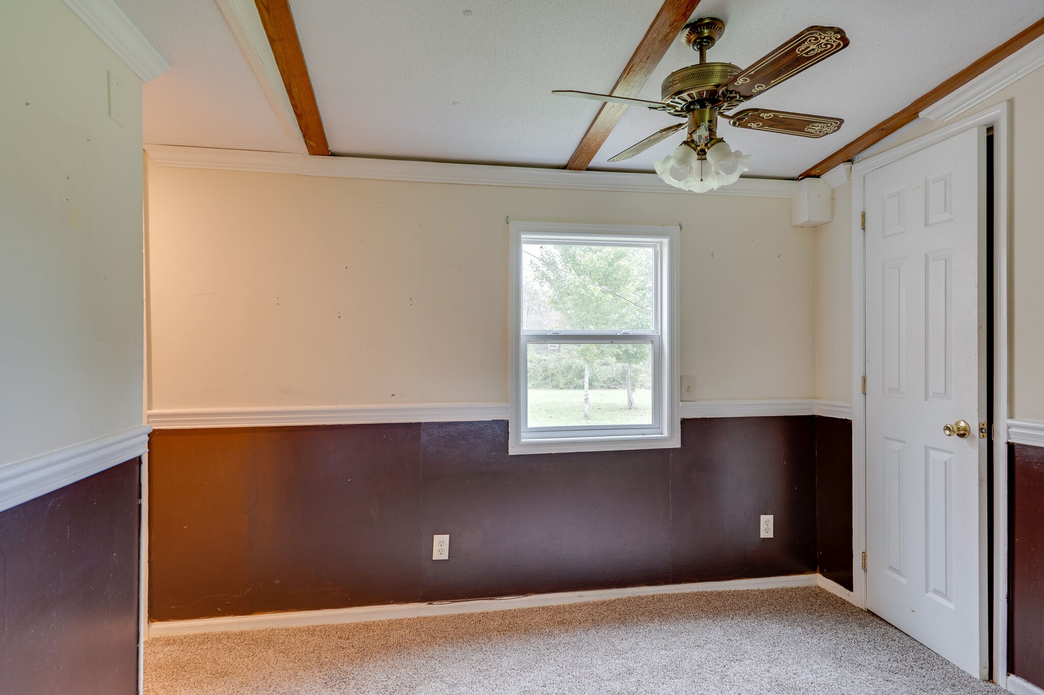 2031 Sugar Camp Road Springfield, TN 37172 - Photo 36 of 42 a view of an empty room with a window
