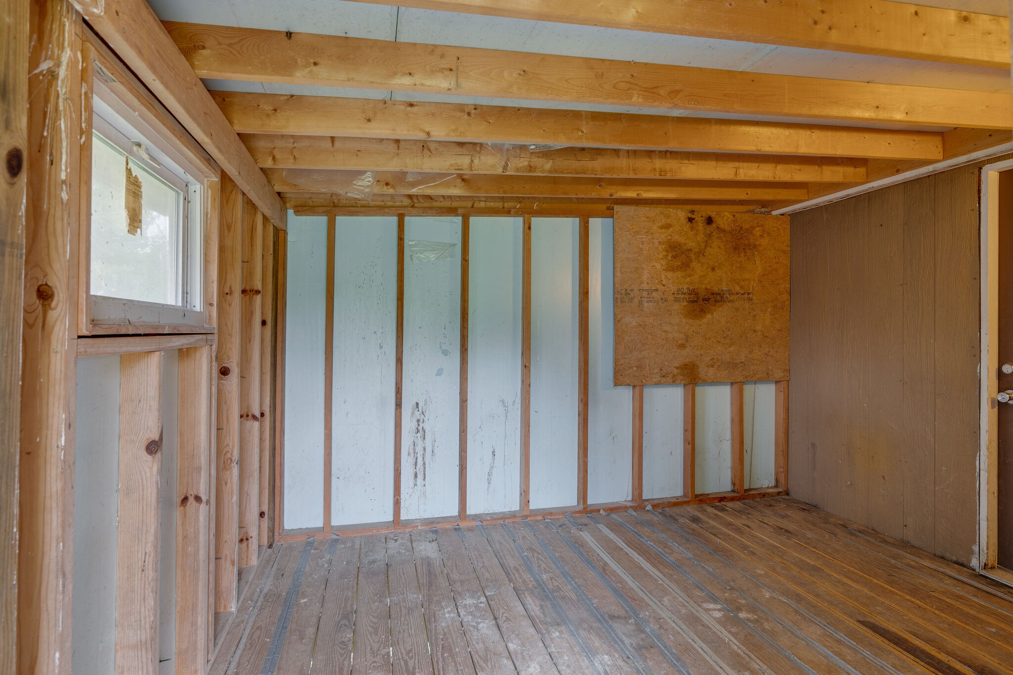 2031 Sugar Camp Road Springfield, TN 37172 - Photo 41 of 42 a view of empty room with wooden floor and fan