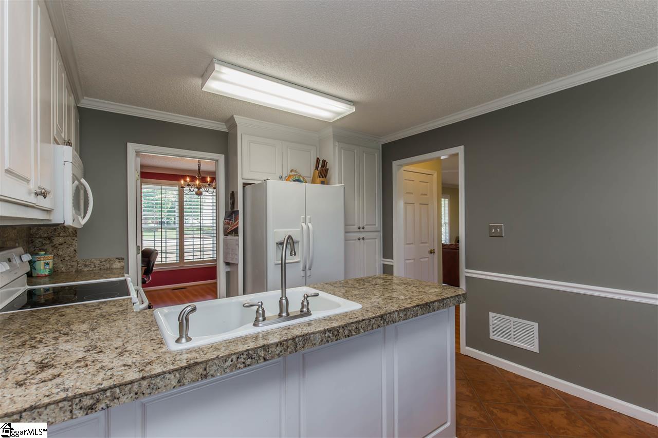 246 East Autumn Ridge Road Moore, SC 29369 - Photo 11 of 31 Gallery Image 11