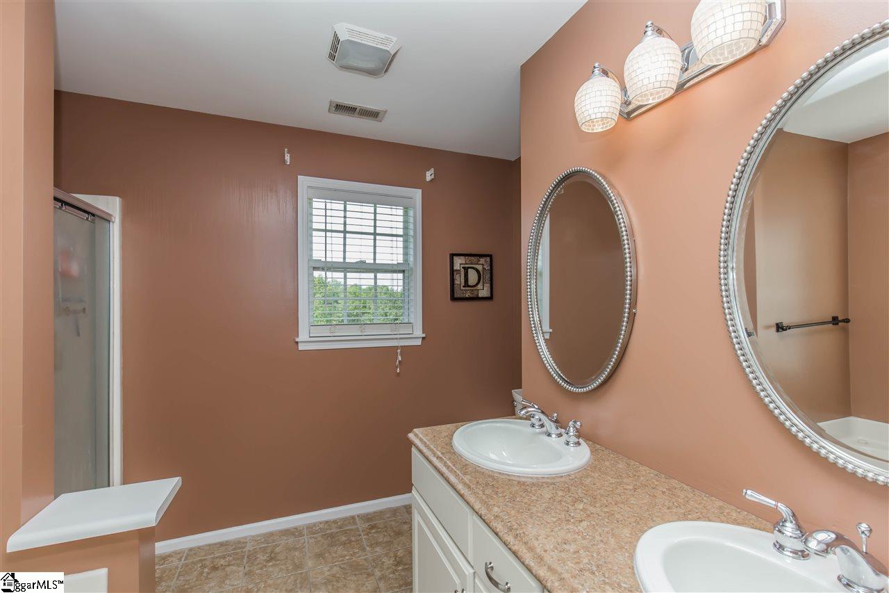 246 East Autumn Ridge Road Moore, SC 29369 - Photo 17 of 31 Gallery Image 17