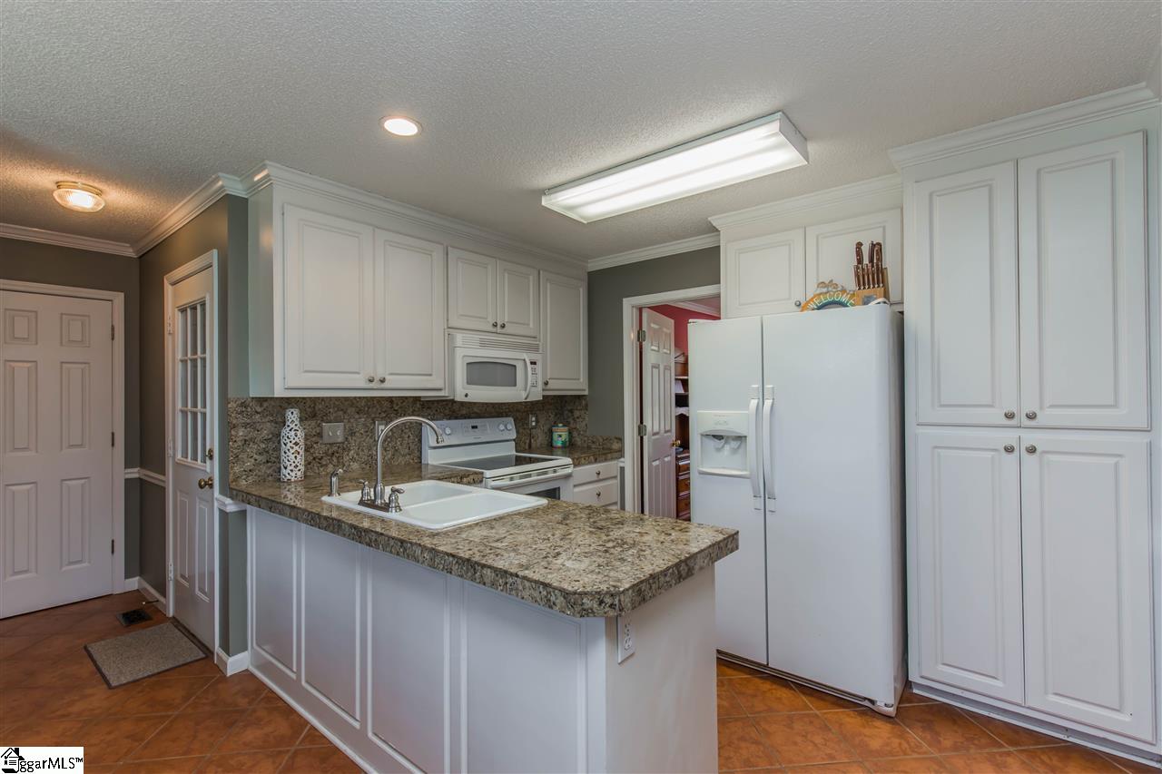 246 East Autumn Ridge Road Moore, SC 29369 - Photo 9 of 31 Gallery Image 9