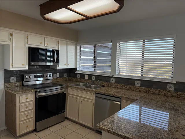 $1,995 | 3205 Mac Arthur Avenue, Unit B, Lago Vista, TX 78645