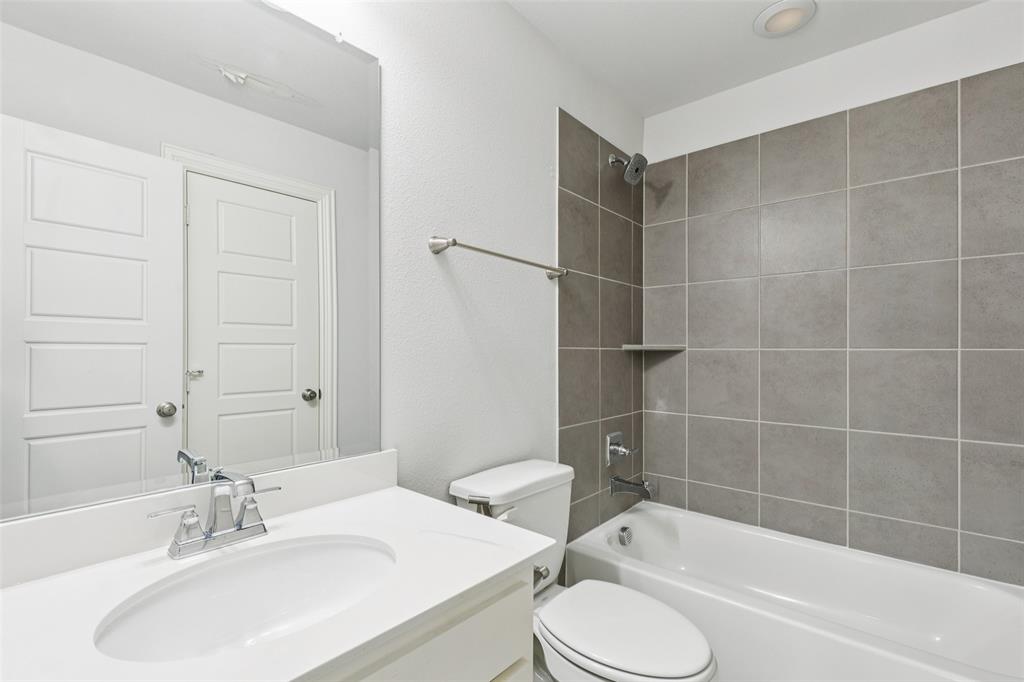 4920 Saguaro Ridge McKinney, TX 75070 - Photo 31 of 39 Bathroom3- Upstairs