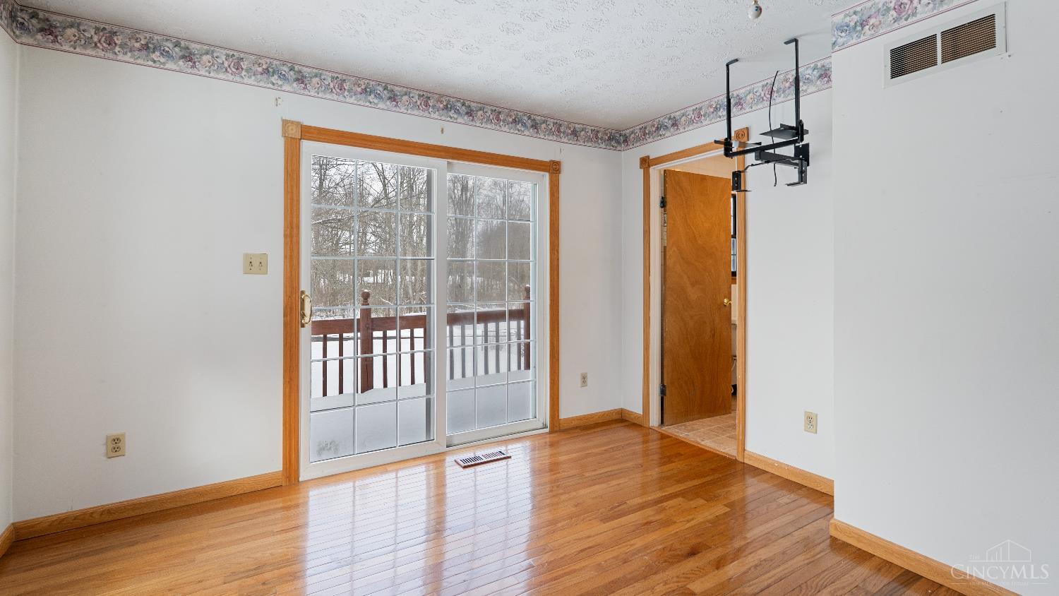 6933 Cozaddale Road Goshen, OH 45122 - Photo 24 of 38