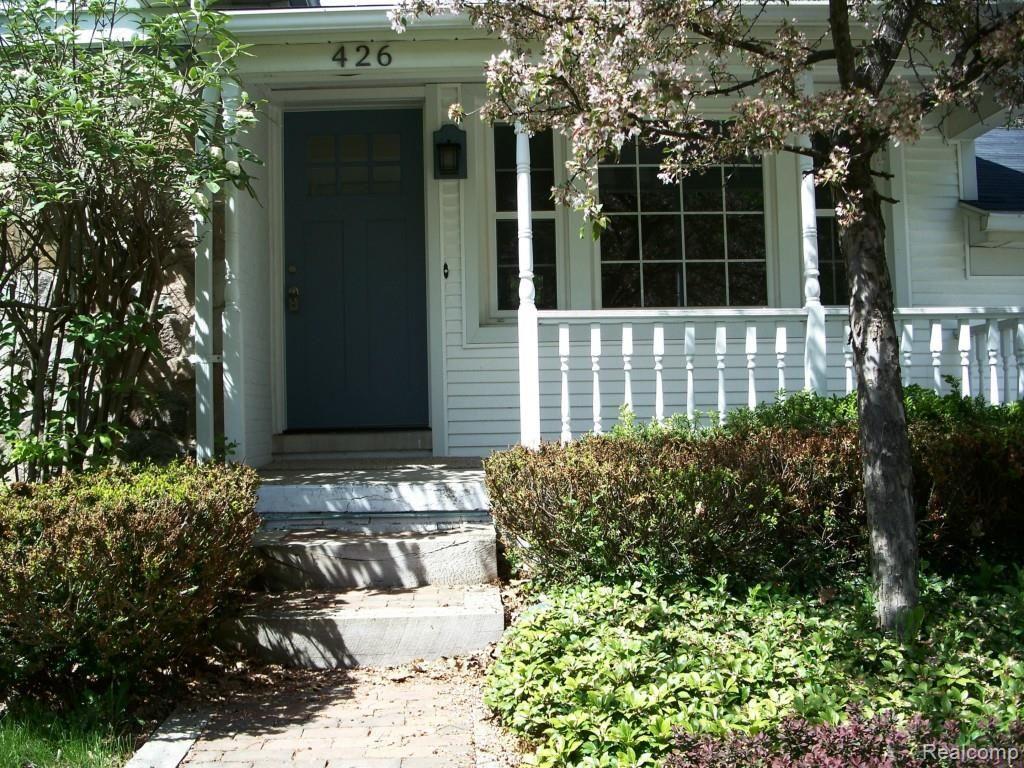 426 Hillview Street Rochester, MI 48306 - Photo 2 of 22 NEW ENTRY DOOR AND BRICK PAVER WALK