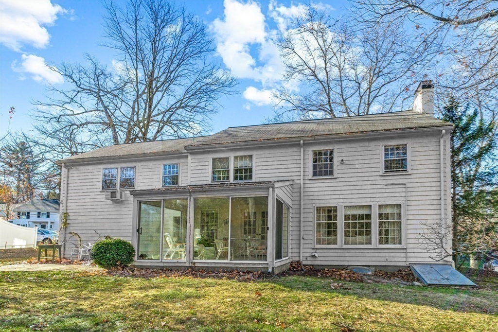 40 Radcliffe Road Wellesley, MA 02482 - Photo 17 of 34