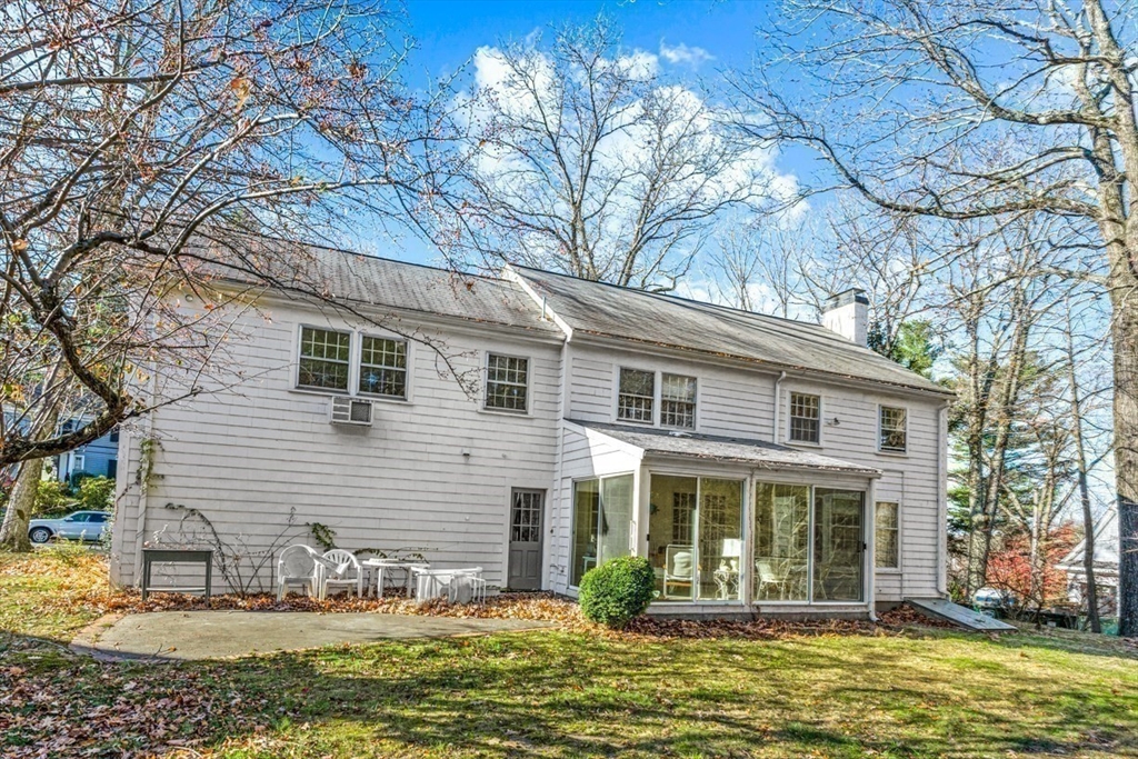 40 Radcliffe Road Wellesley, MA 02482 - Photo 18 of 34