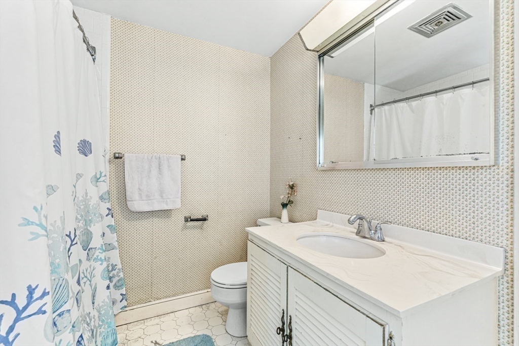 40 Radcliffe Road Wellesley, MA 02482 - Photo 24 of 34