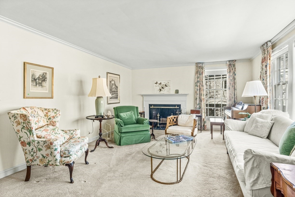 40 Radcliffe Road Wellesley, MA 02482 - Photo 4 of 34