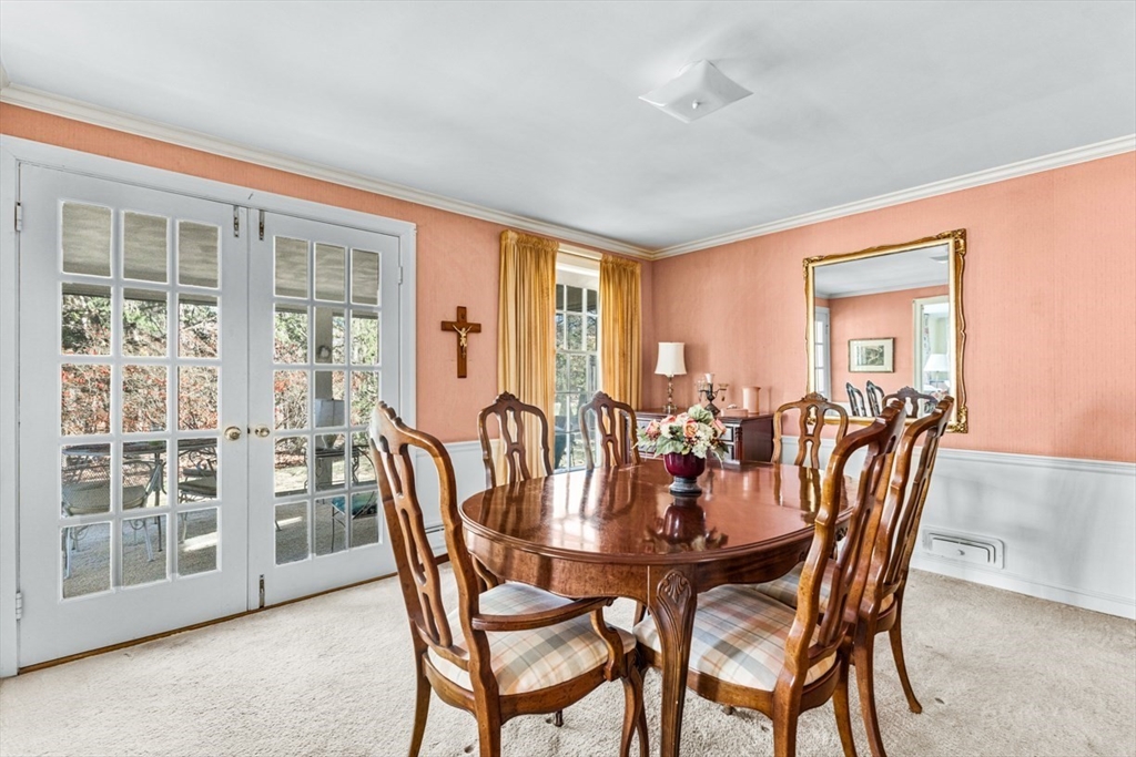 40 Radcliffe Road Wellesley, MA 02482 - Photo 5 of 34