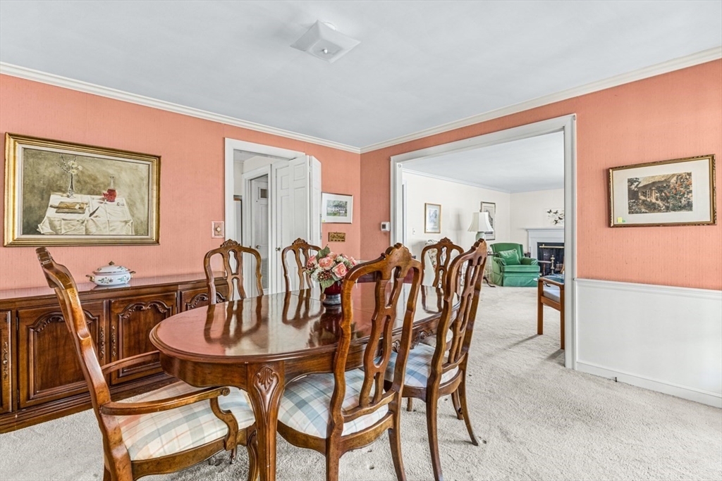 40 Radcliffe Road Wellesley, MA 02482 - Photo 7 of 34