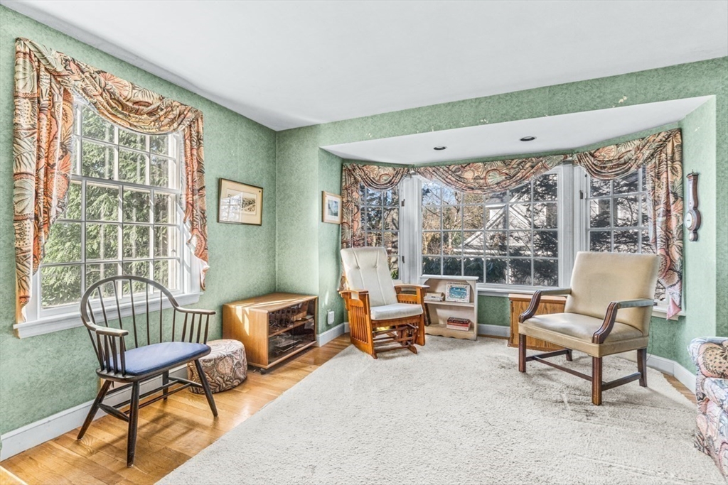 40 Radcliffe Road Wellesley, MA 02482 - Photo 8 of 34
