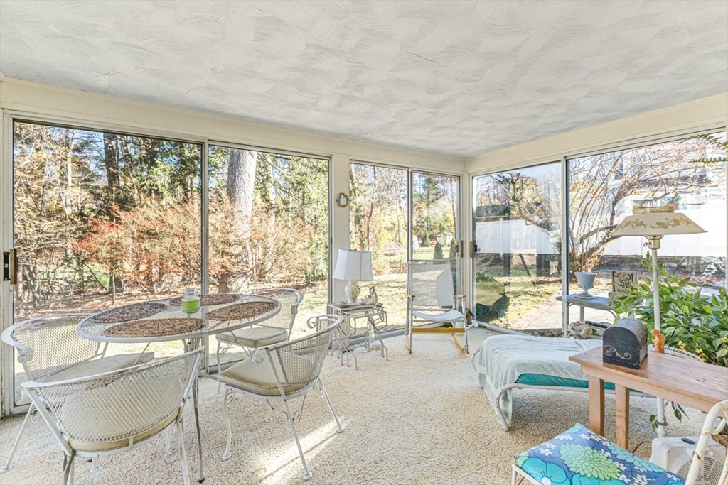 40 Radcliffe Road Wellesley, MA 02482 - Photo 10 of 34