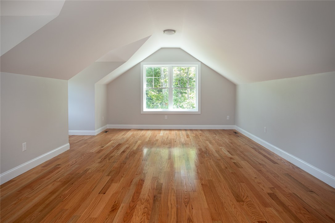 9 Lyne Road Tiverton, RI 02878 - Photo 14 of 24 Gallery Image 14