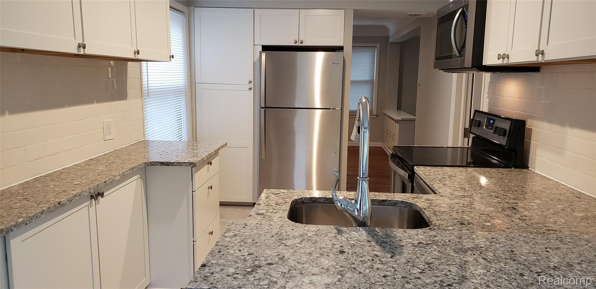 14312 Stephens Road Warren, MI 48089 - Photo 10 of 35 2019-11-10 14.45