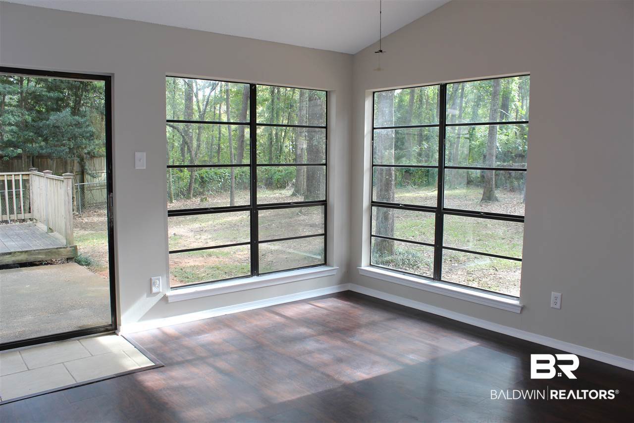 1833 Spring Brook Court Mobile, AL 36609 - Photo 5 of 12