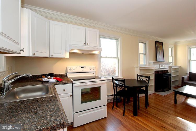 11431 Mapleview Drive Silver Spring, MD 20902 - Photo 10 of 24 Kitchen